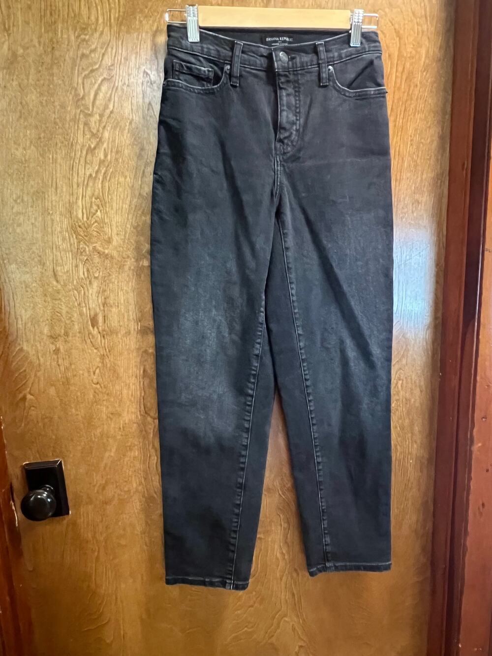Banana Republic High Rise Straight Tapered Jeans washed black denim sze 0/25R